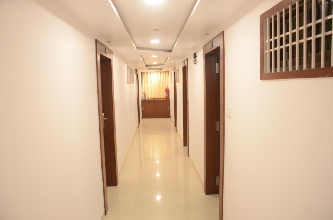 ואדודרה Hotel Ideal מראה חיצוני תמונה