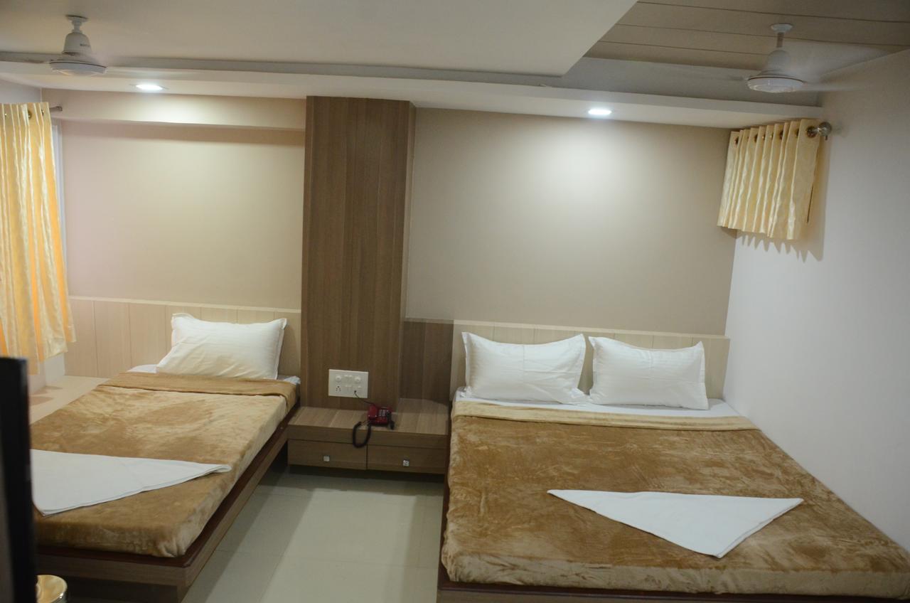 ואדודרה Hotel Ideal מראה חיצוני תמונה