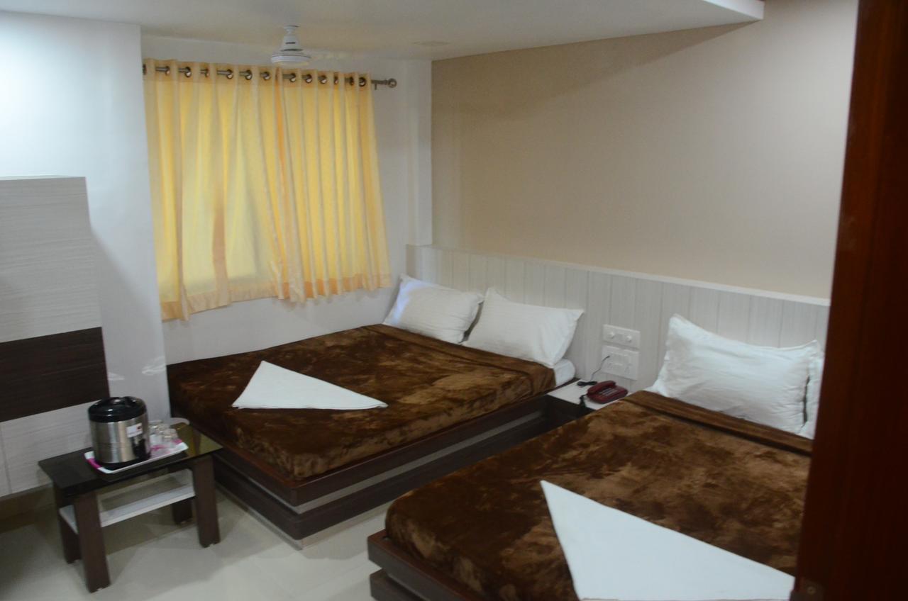 ואדודרה Hotel Ideal מראה חיצוני תמונה
