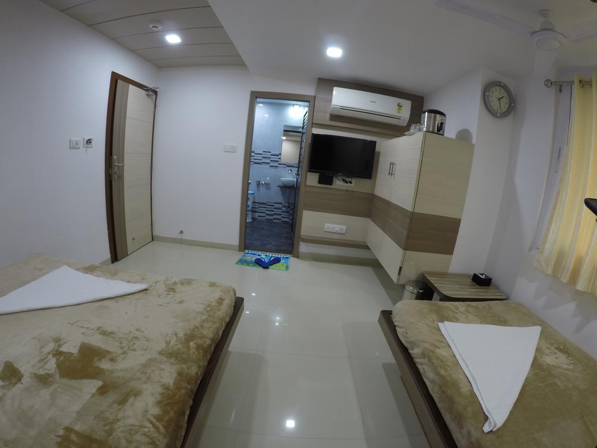 ואדודרה Hotel Ideal מראה חיצוני תמונה