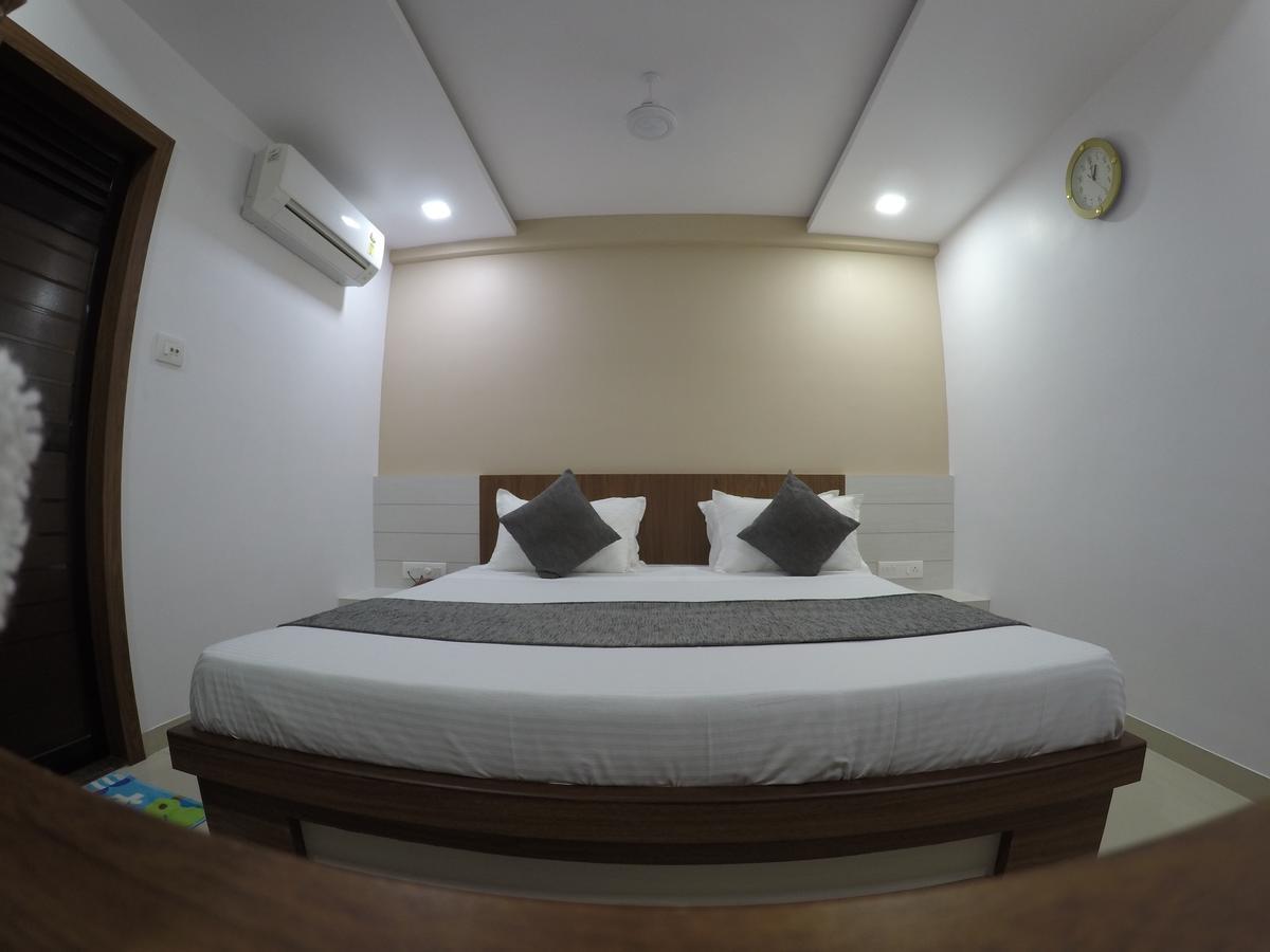 ואדודרה Hotel Ideal מראה חיצוני תמונה