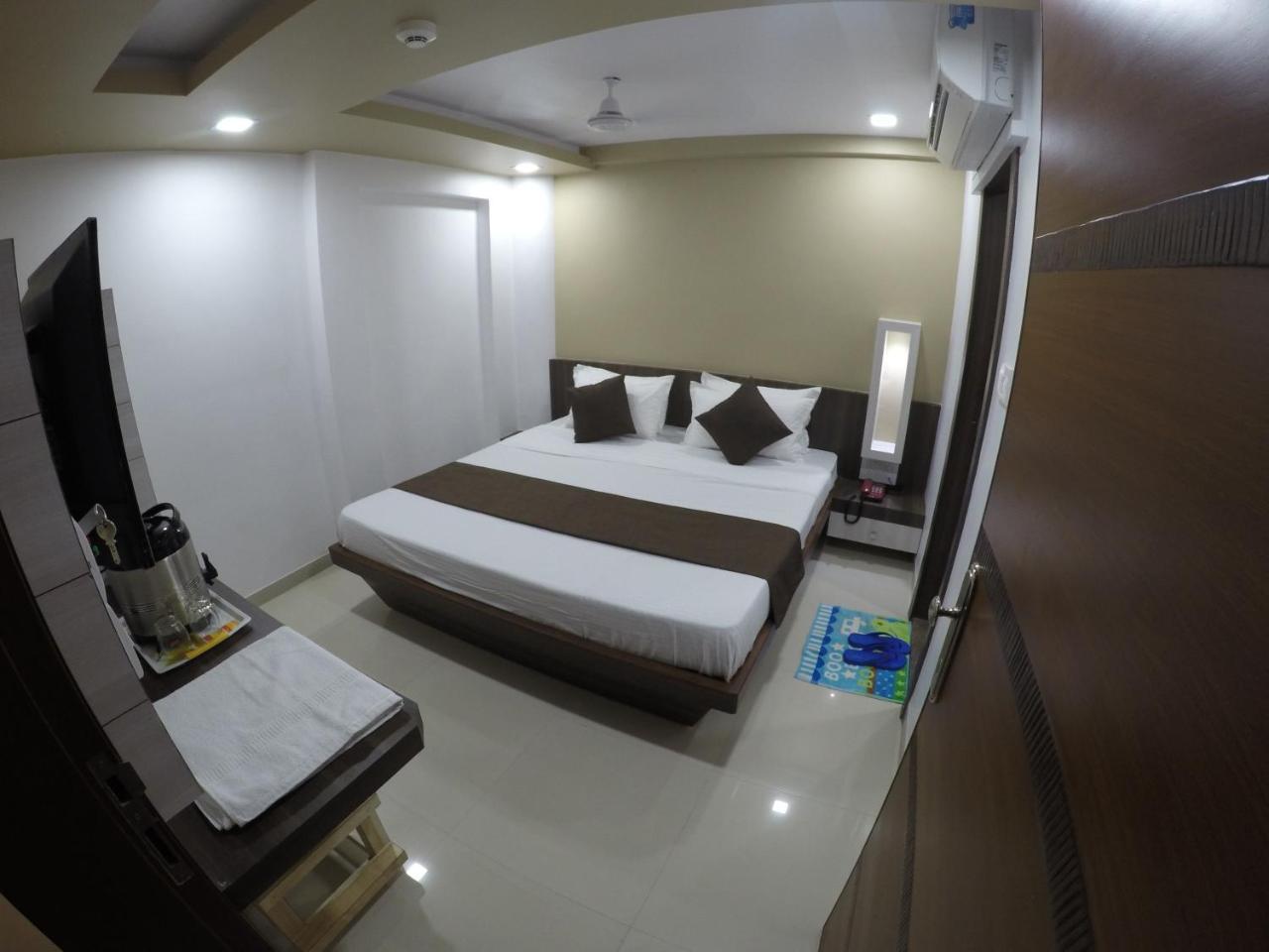 ואדודרה Hotel Ideal מראה חיצוני תמונה