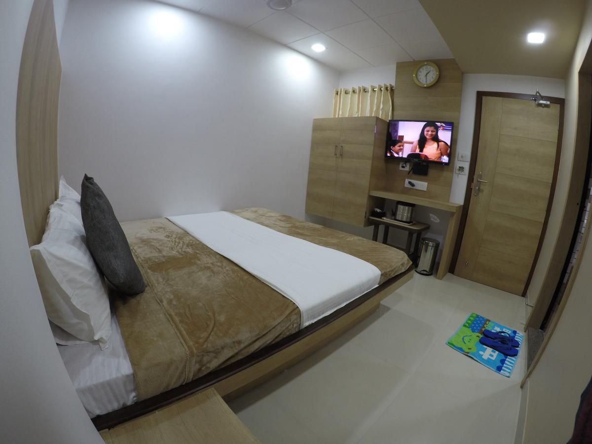 ואדודרה Hotel Ideal מראה חיצוני תמונה