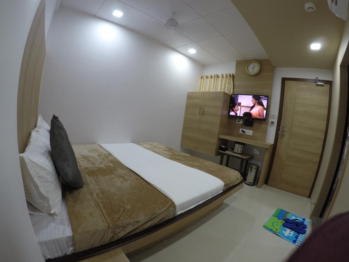 ואדודרה Hotel Ideal מראה חיצוני תמונה